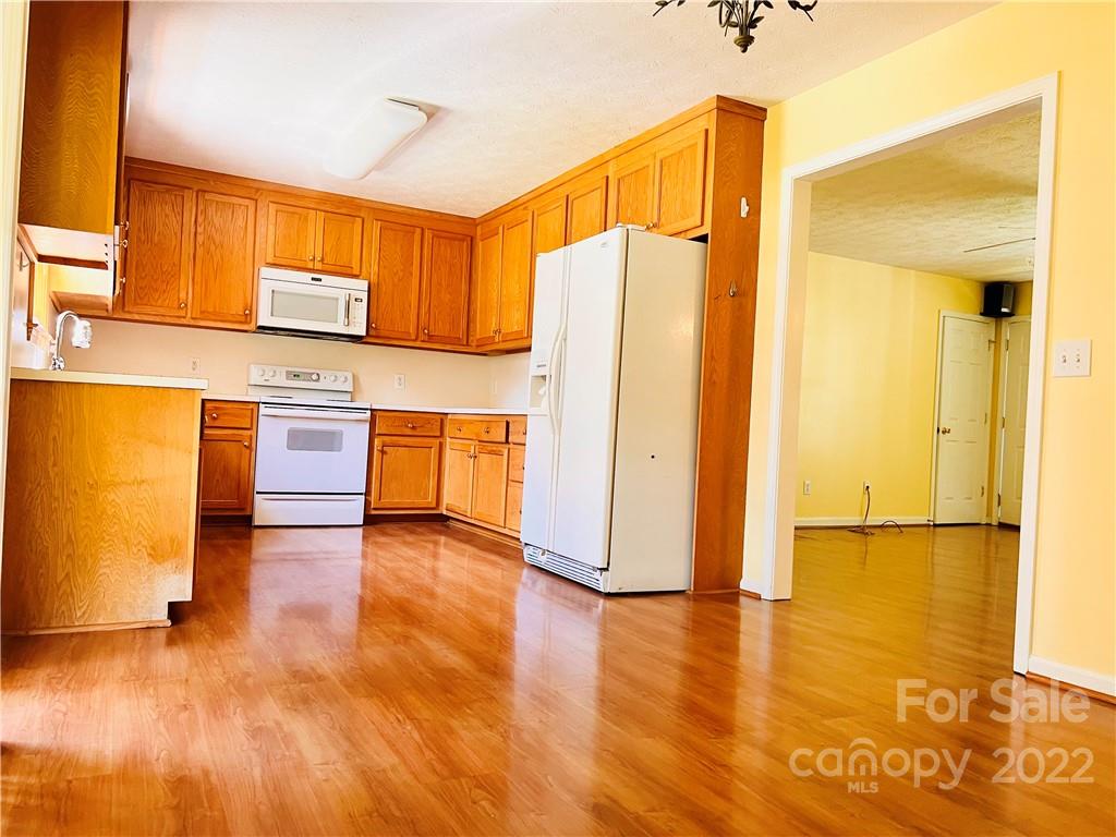 9 Hunters Ridge Court Granite Falls, NC 28630 - Photo 6 of 24 Gallery Image 6