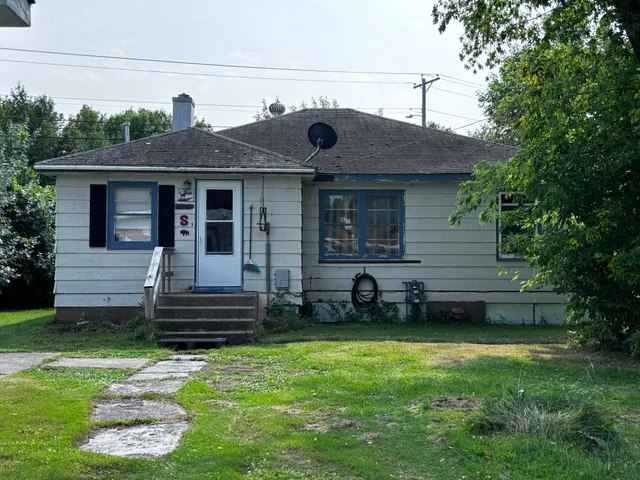 $90,000 | 2085 Town Road 122, International Falls, MN 56649