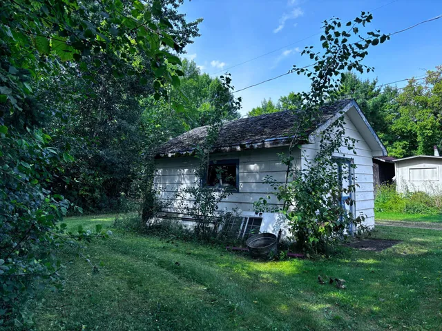 $90,000 | 2085 Town Road 122, International Falls, MN 56649