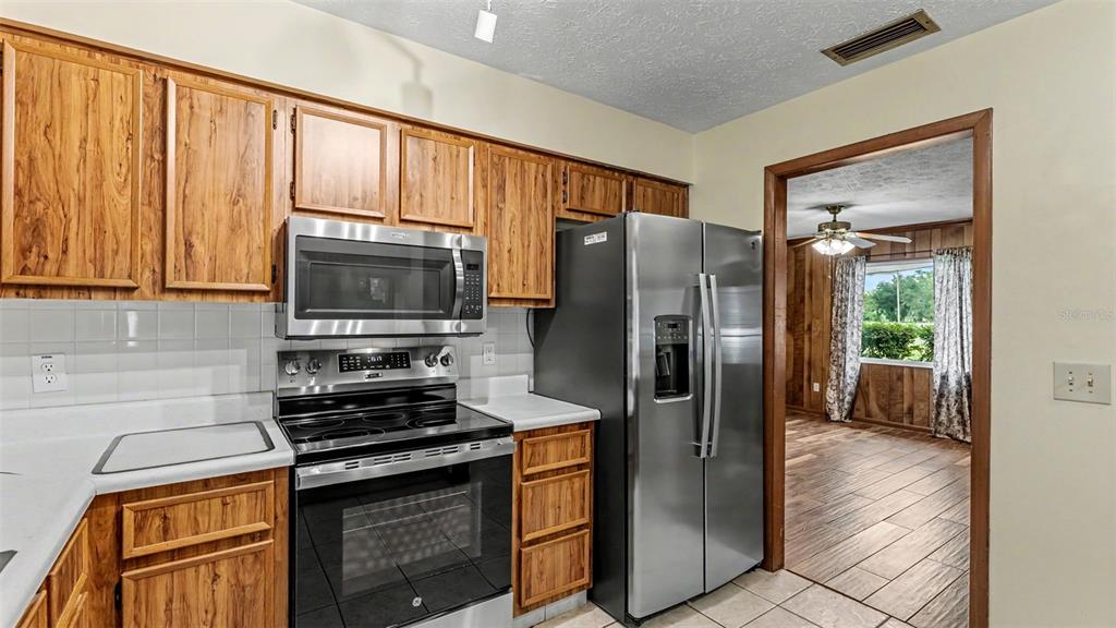 2742 Dad Weldon Road Dover, FL 33527 - Photo 18 of 27 Gallery Image 18