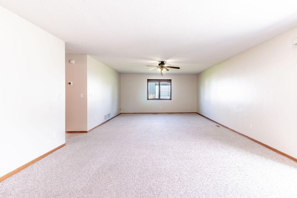 710 South 10th Street Bird Island, MN 55310 - Photo 11 of 31