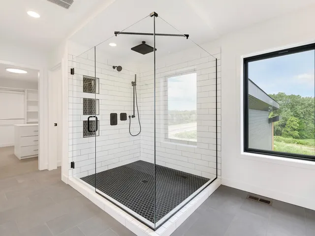 $1,750,000 | 223 Old Wildwood Road, Mahtomedi, MN 55115