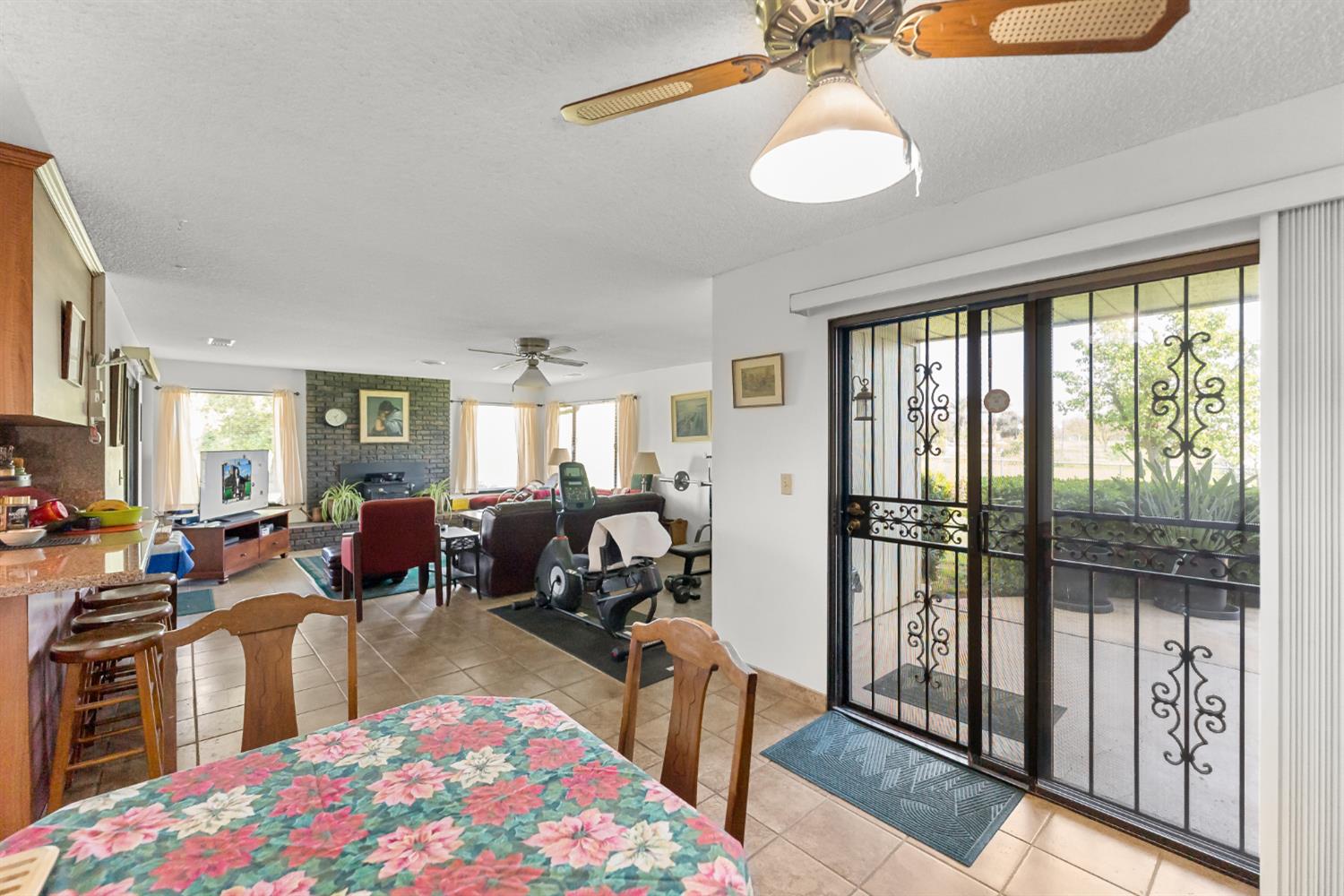 4776 Stetson Road Clovis, CA 93619 - Photo 18 of 49 a very nice looking living room with a large window