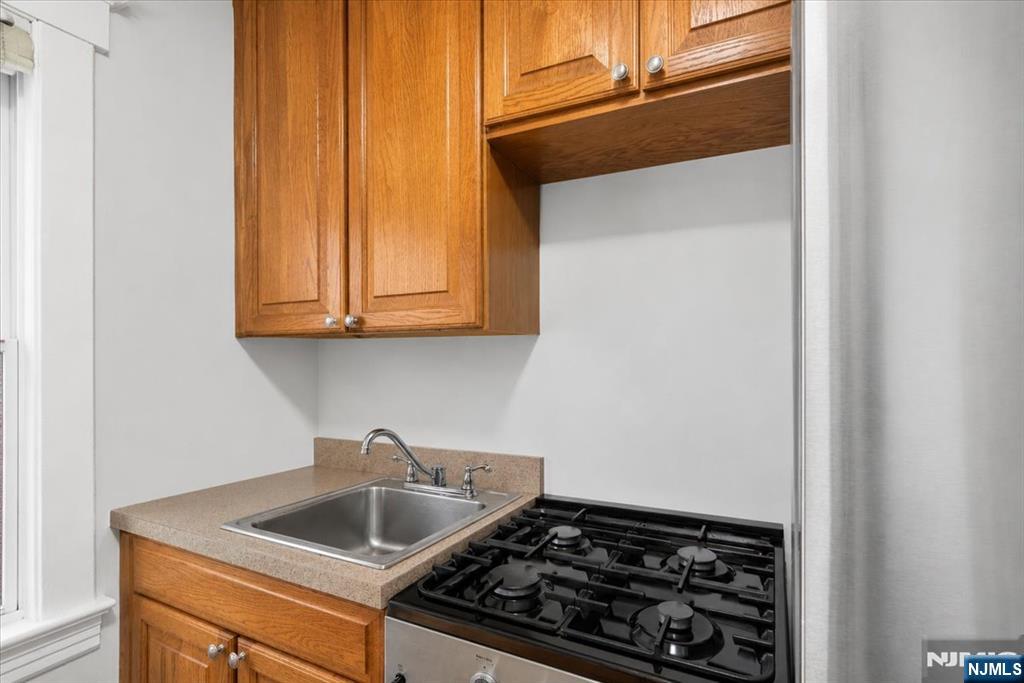 7 Laurel Place East Rutherford, NJ 07073 - Photo 21 of 35 Gallery Image 21