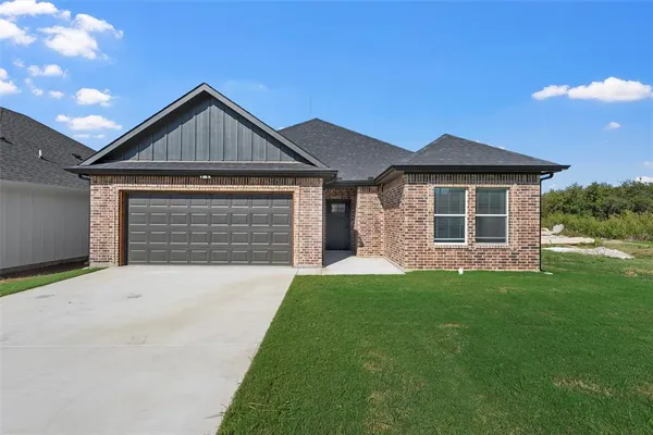 $299,900 | 711 North College Avenue, West, TX 76691