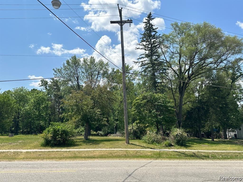 2045 South Long Lake Road Fenton, MI 48430 - Photo 1 of 2