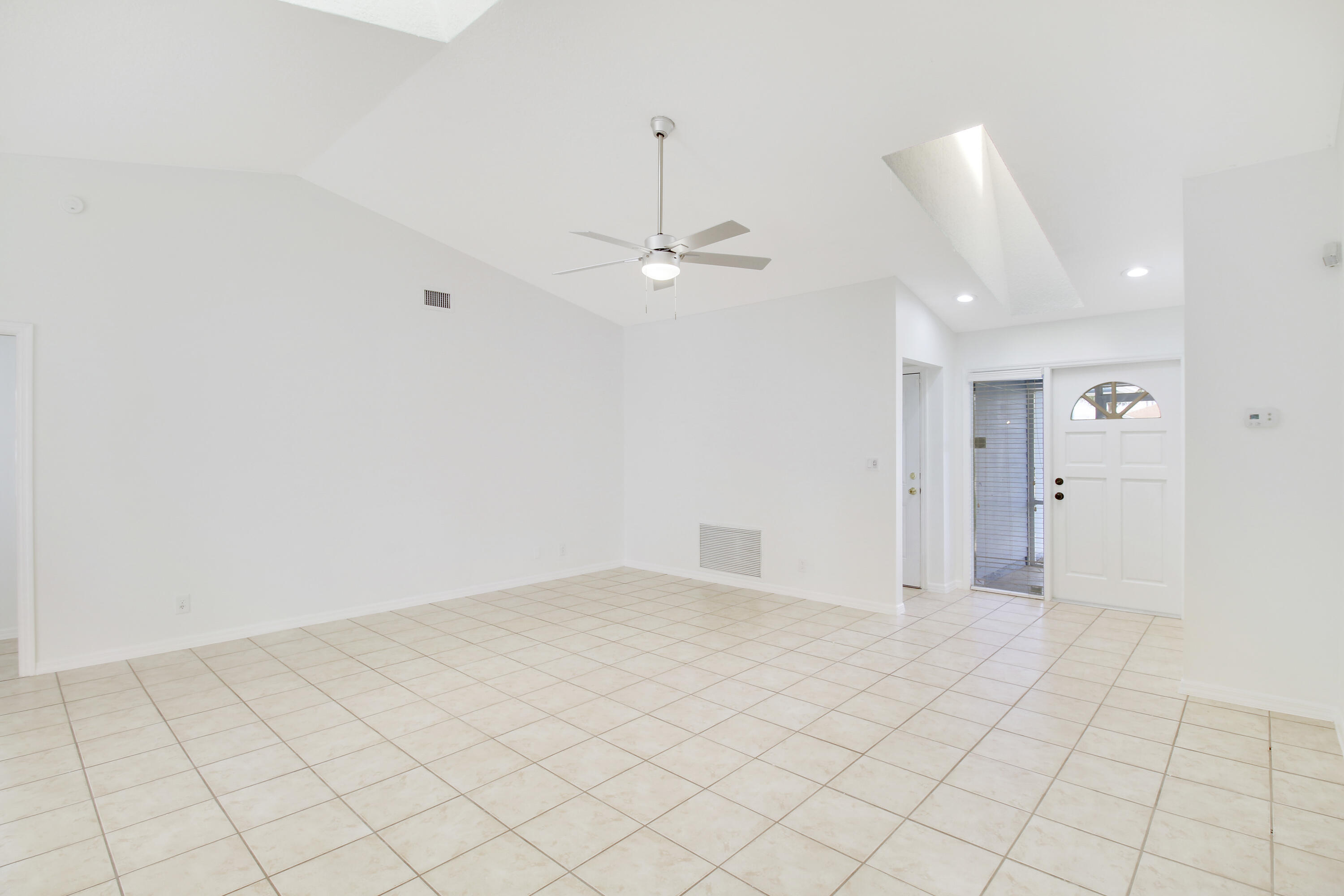 6118 Barbara Street Jupiter, FL 33458 - Photo 6 of 30 House-4