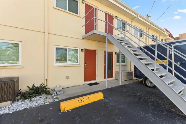 $665,000 | 137 Avenida Messina, Unit 1, Sarasota, FL 34242