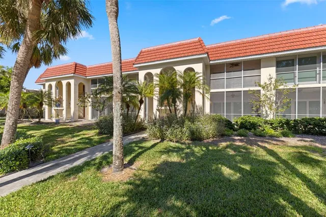 $665,000 | 137 Avenida Messina, Unit 1, Sarasota, FL 34242