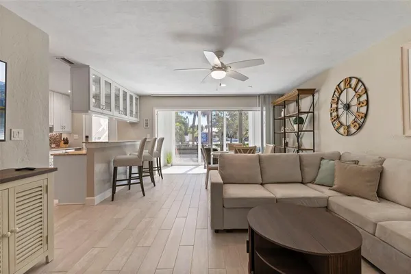 $665,000 | 137 Avenida Messina, Unit 1, Sarasota, FL 34242