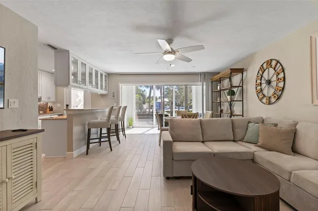 $665,000 | 137 Avenida Messina, Unit 1, Sarasota, FL 34242