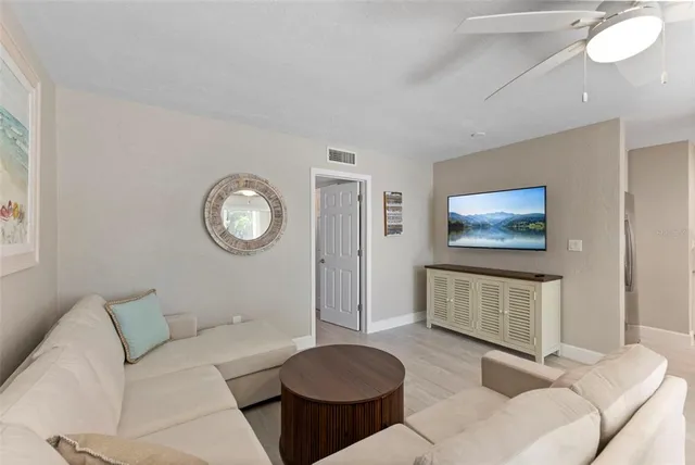 $665,000 | 137 Avenida Messina, Unit 1, Sarasota, FL 34242