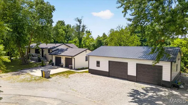 $424,900 | 8400 Highway 15, Belleville, IL 62223