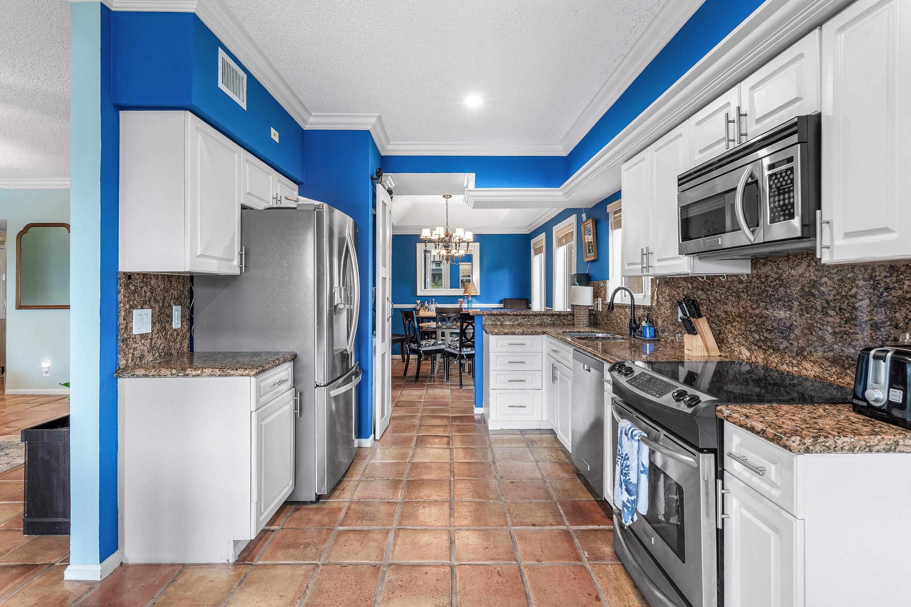 23140 Island View, Unit 1 Boca Raton, FL 33433 - Photo 7 of 22 Kitchen