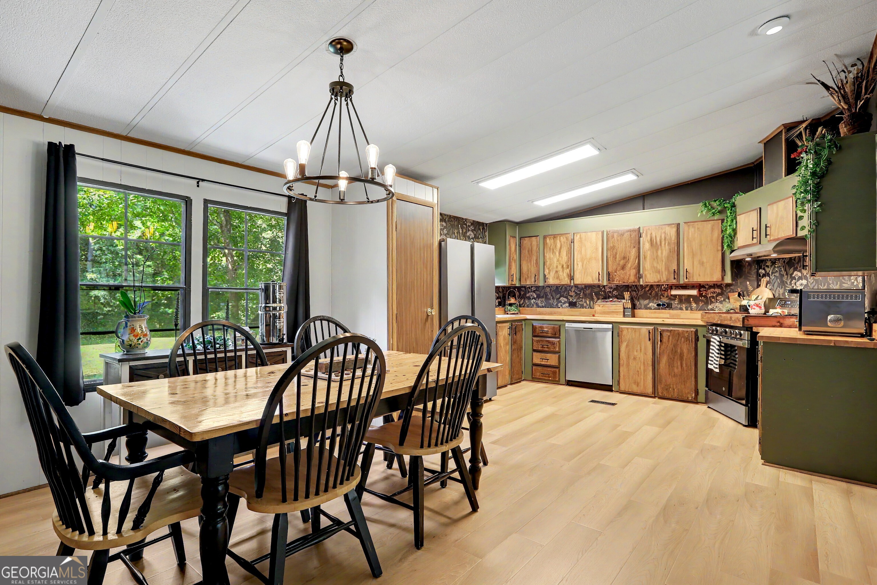 223 Russell Road Milner, GA 30257 - Photo 17 of 53