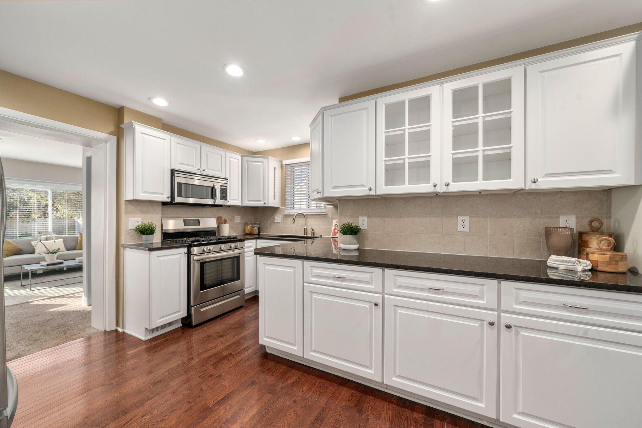 2223 Harwitch Road Columbus, OH 43221 - Photo 13 of 61 16-web-or-mls-DSC04092