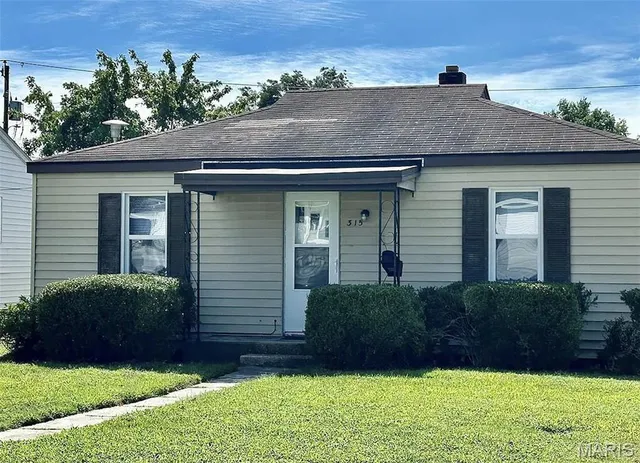 $65,900 | 315 Virginia Street, Sikeston, MO 63801
