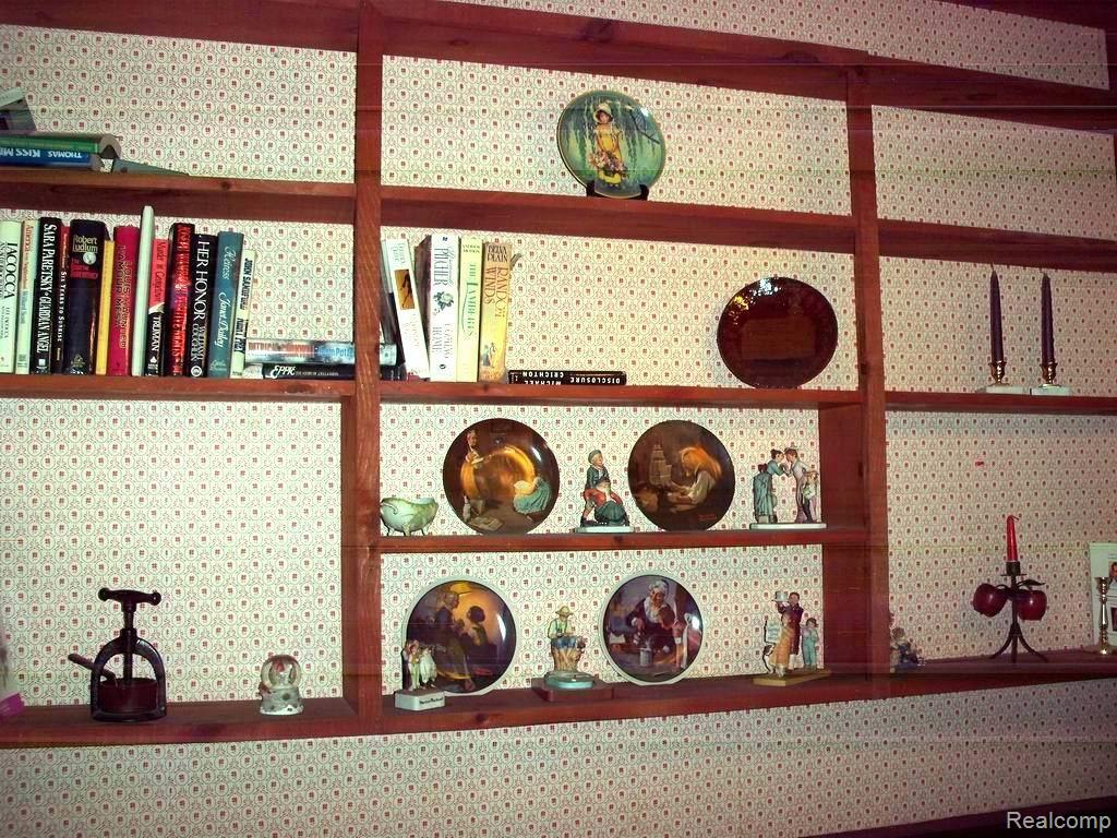1480 Noble Road Leonard, MI 48367 - Photo 10 of 33 GREAT BUILT-IN CHINA CABINET OR BOOKCASE