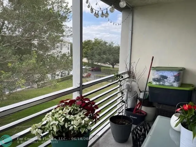 $210,000 | 9330 Lagoon Place, Unit 406, Davie, FL 33324