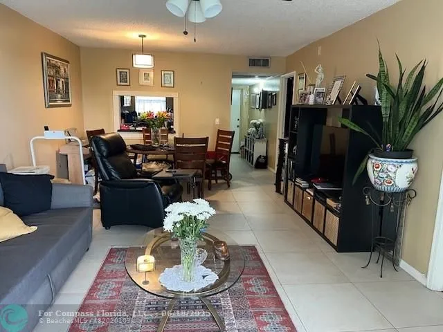 $210,000 | 9330 Lagoon Place, Unit 406, Davie, FL 33324