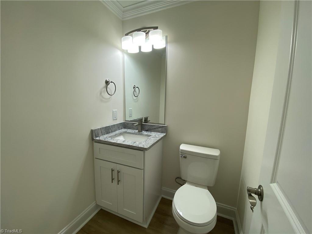 2320 Edgewood Drive High Point, NC 27262 - Photo 4 of 18