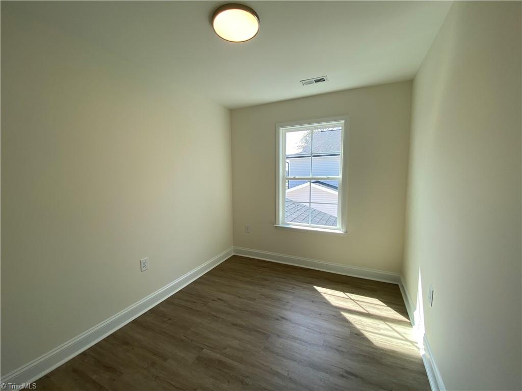 2320 Edgewood Drive High Point, NC 27262 - Photo 9 of 18