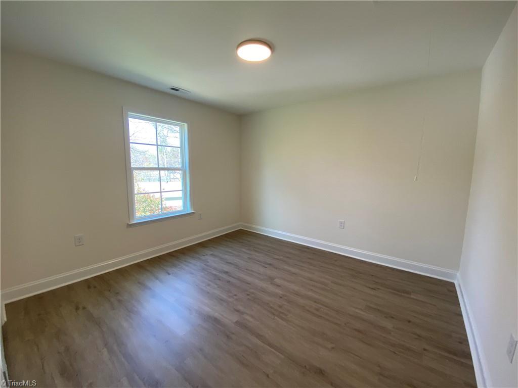 2320 Edgewood Drive High Point, NC 27262 - Photo 10 of 18