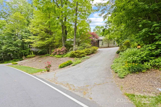 $998,500 | 132 Berry Creek Drive, Flat Rock, NC 28731