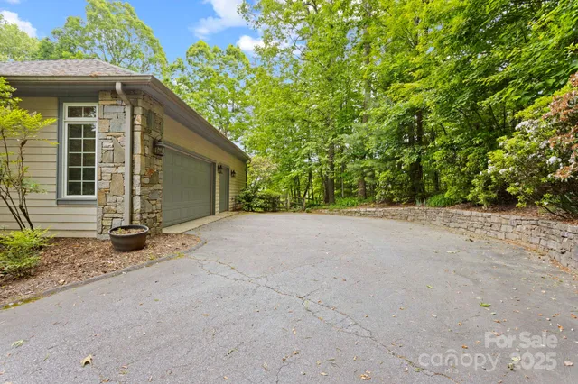 $998,500 | 132 Berry Creek Drive, Flat Rock, NC 28731