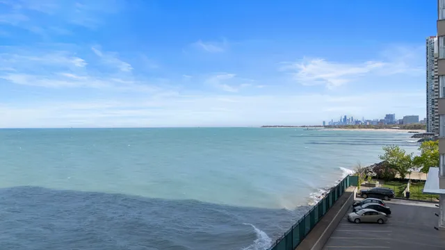 $204,900 | 6301 North Sheridan Road, Unit 11A, Chicago, IL 60660