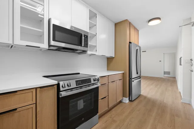 $204,900 | 6301 North Sheridan Road, Unit 11A, Chicago, IL 60660