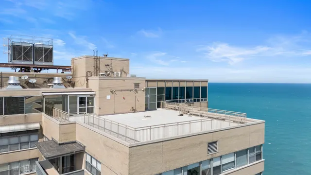 $204,900 | 6301 North Sheridan Road, Unit 11A, Chicago, IL 60660