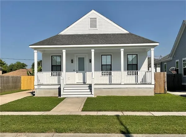 $299,900 | 137 Seal Drive, Arabi, LA 70032