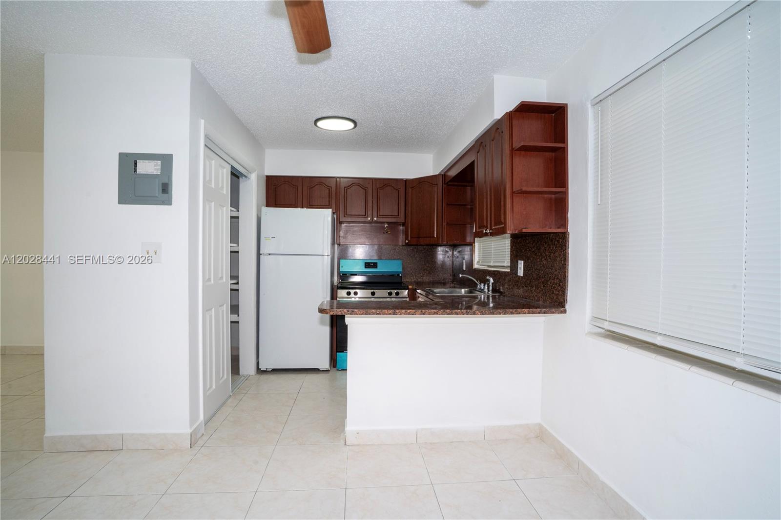 5270 Southwest 90th Way, Unit 1 Cooper City, FL 33328 - Photo 4 of 16