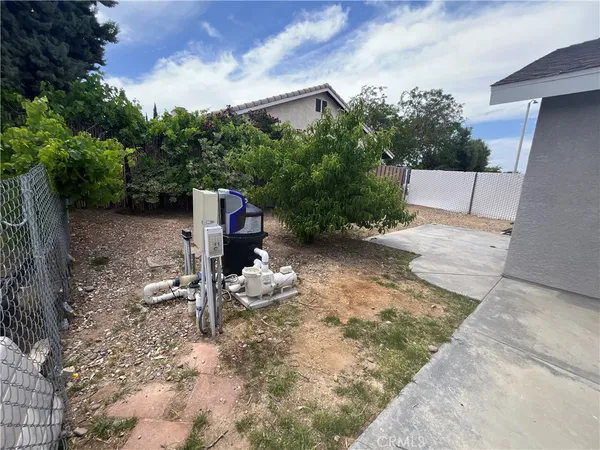 $2,800 | 11559 Low Chaparral Drive, Victorville, CA 92392