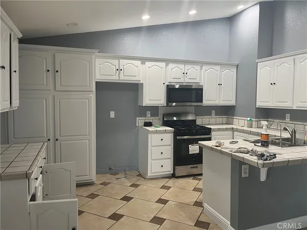 $2,800 | 11559 Low Chaparral Drive, Victorville, CA 92392