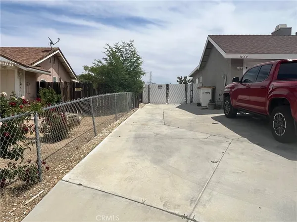 $2,800 | 11559 Low Chaparral Drive, Victorville, CA 92392