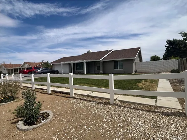 $2,800 | 11559 Low Chaparral Drive, Victorville, CA 92392