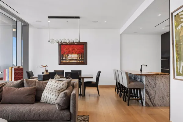 $8,500 | 255 Hennepin Avenue, Unit 3201, Minneapolis, MN 55401