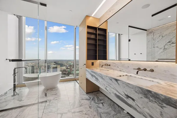 $8,500 | 255 Hennepin Avenue, Unit 3201, Minneapolis, MN 55401