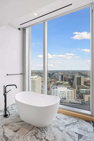 $8,500 | 255 Hennepin Avenue, Unit 3201, Minneapolis, MN 55401