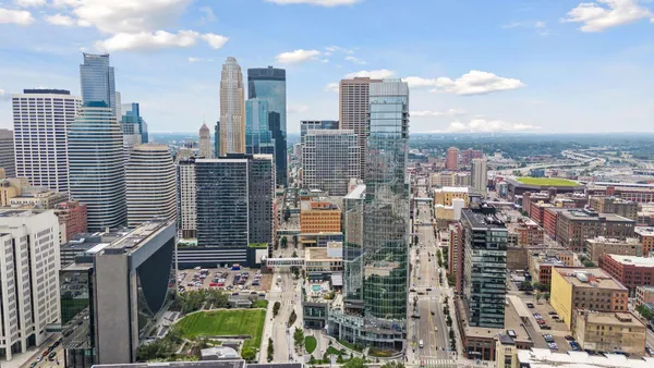 $8,500 | 255 Hennepin Avenue, Unit 3201, Minneapolis, MN 55401