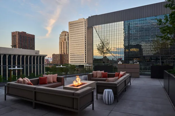 $8,500 | 255 Hennepin Avenue, Unit 3201, Minneapolis, MN 55401