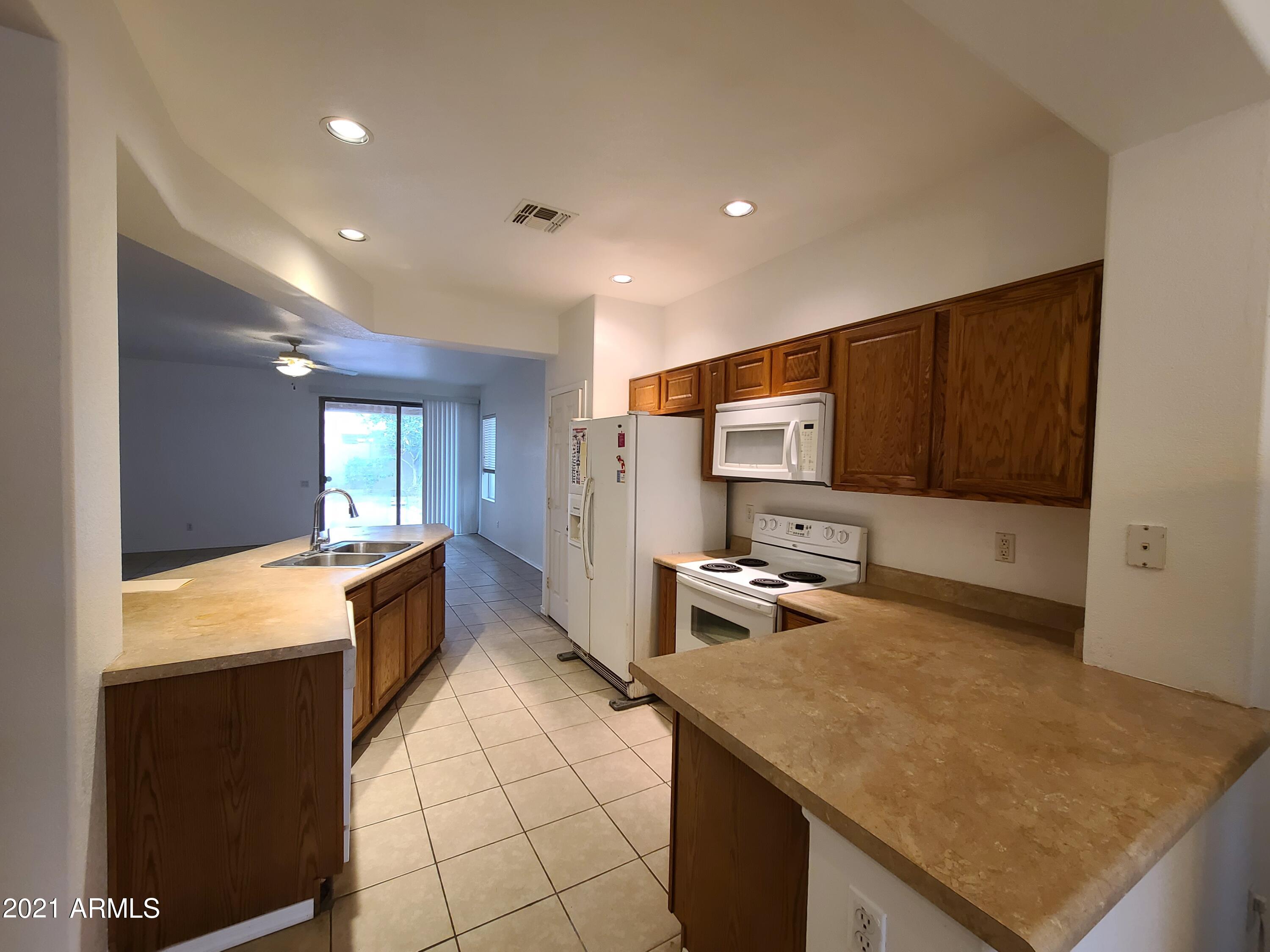 9238 West Berkeley Road Phoenix, AZ 85037 - Photo 5 of 14 20211213_154718