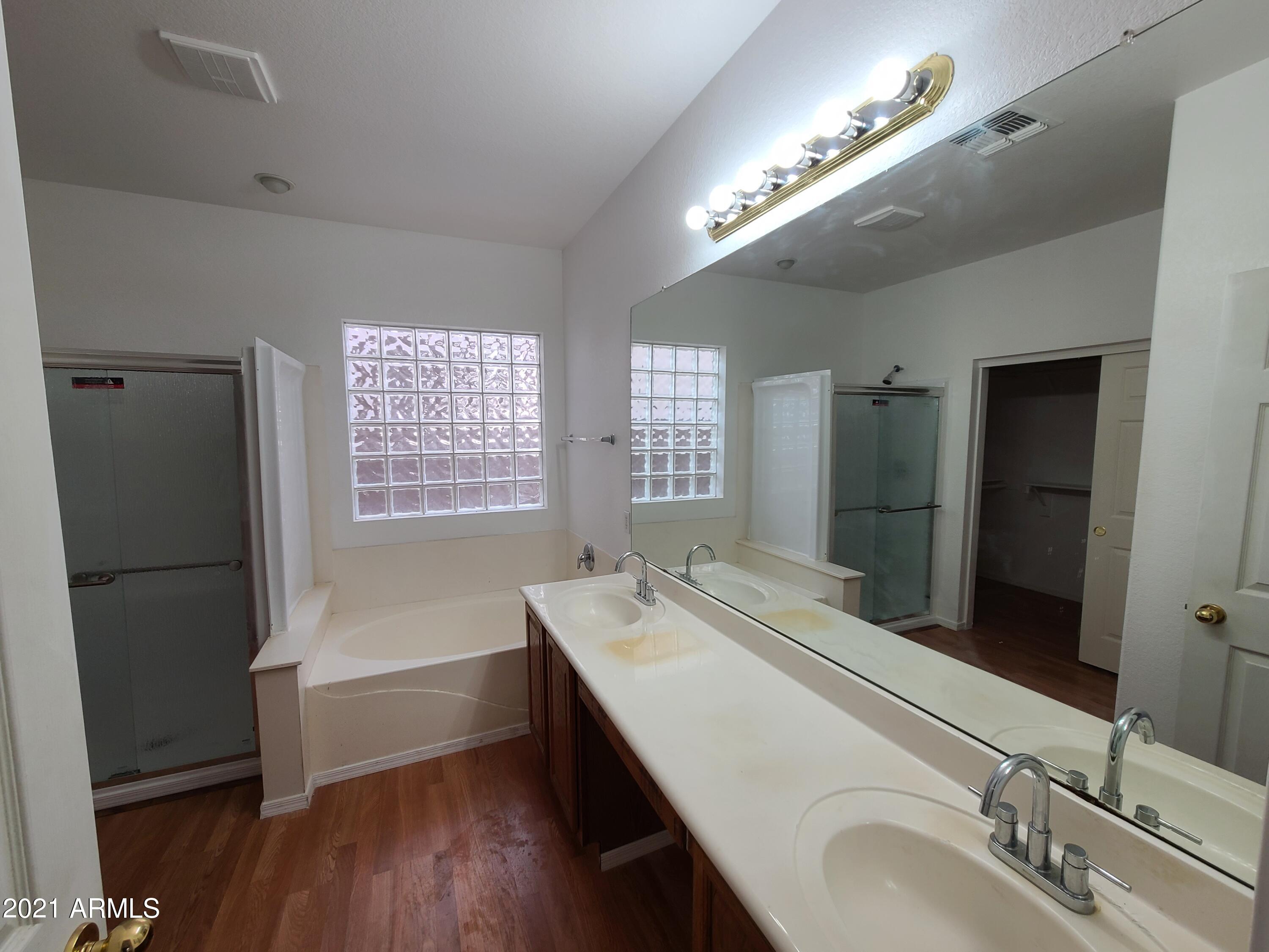 9238 West Berkeley Road Phoenix, AZ 85037 - Photo 8 of 14 20211213_154806