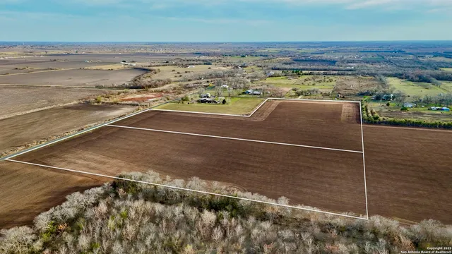 $225,000 | 5702 County Road 5702, Natalia, TX 78059