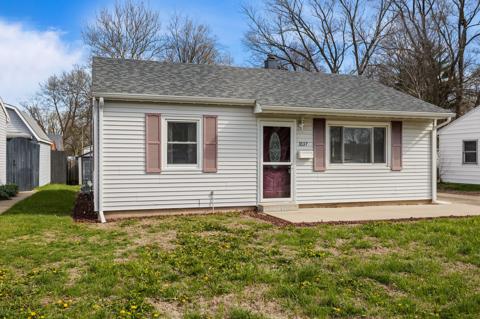 1037 Bel Aire Drive Rantoul, IL 61866 - Photo 3 of 25