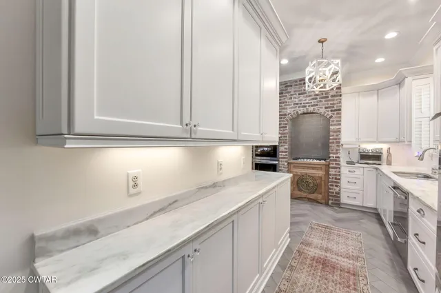 $619,900 | 10 Natchez Place, Jackson, TN 38305