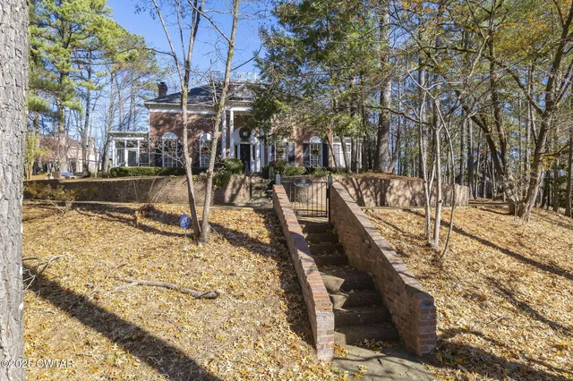 $619,900 | 10 Natchez Place, Jackson, TN 38305