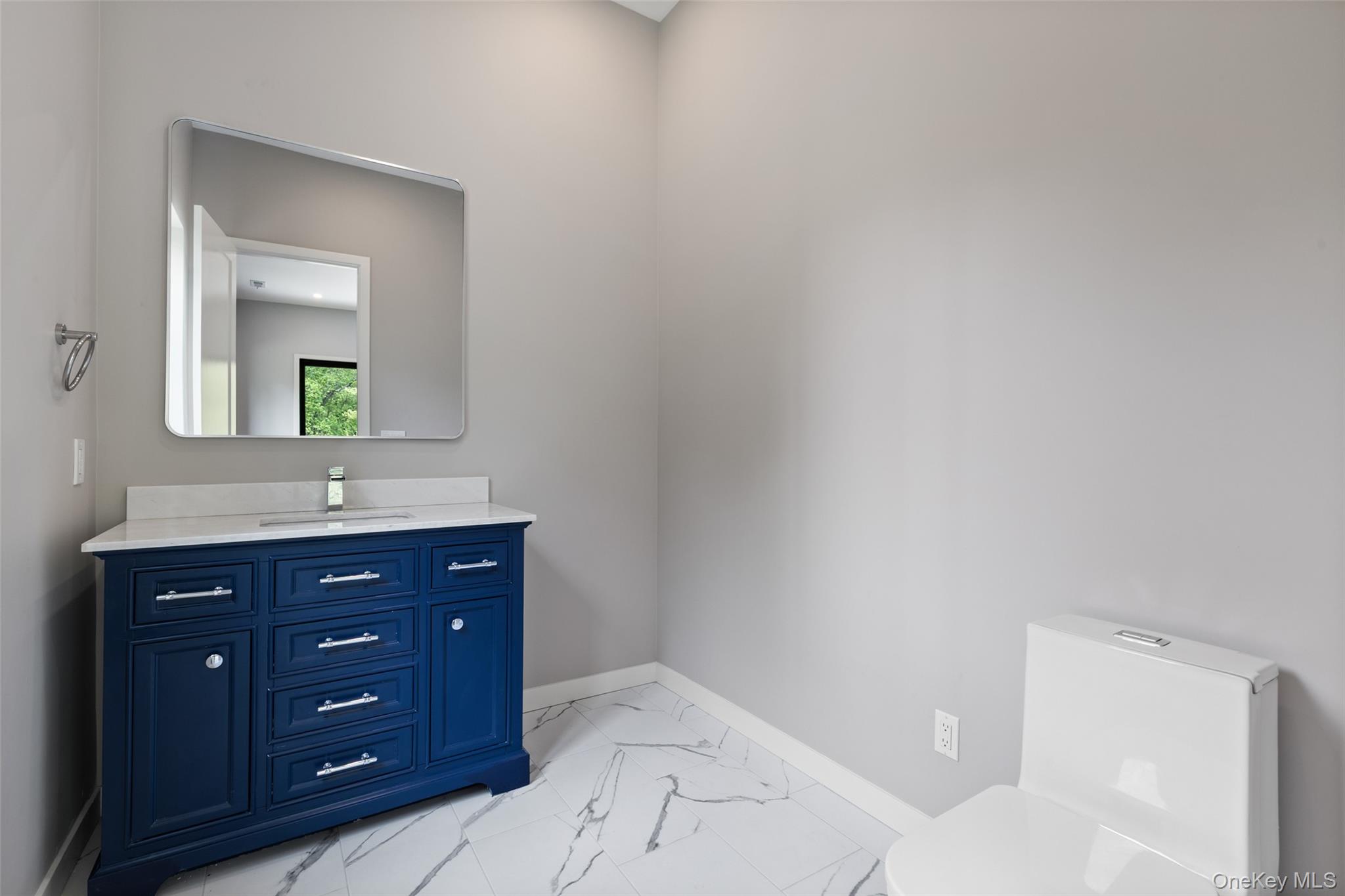 41 Mead Road Armonk, NY 10504 - Photo 22 of 40 Office Powder Room